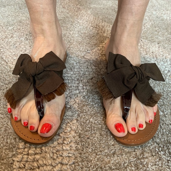 Joan & David Brown Bow leather sandals - Picture 4 of 5